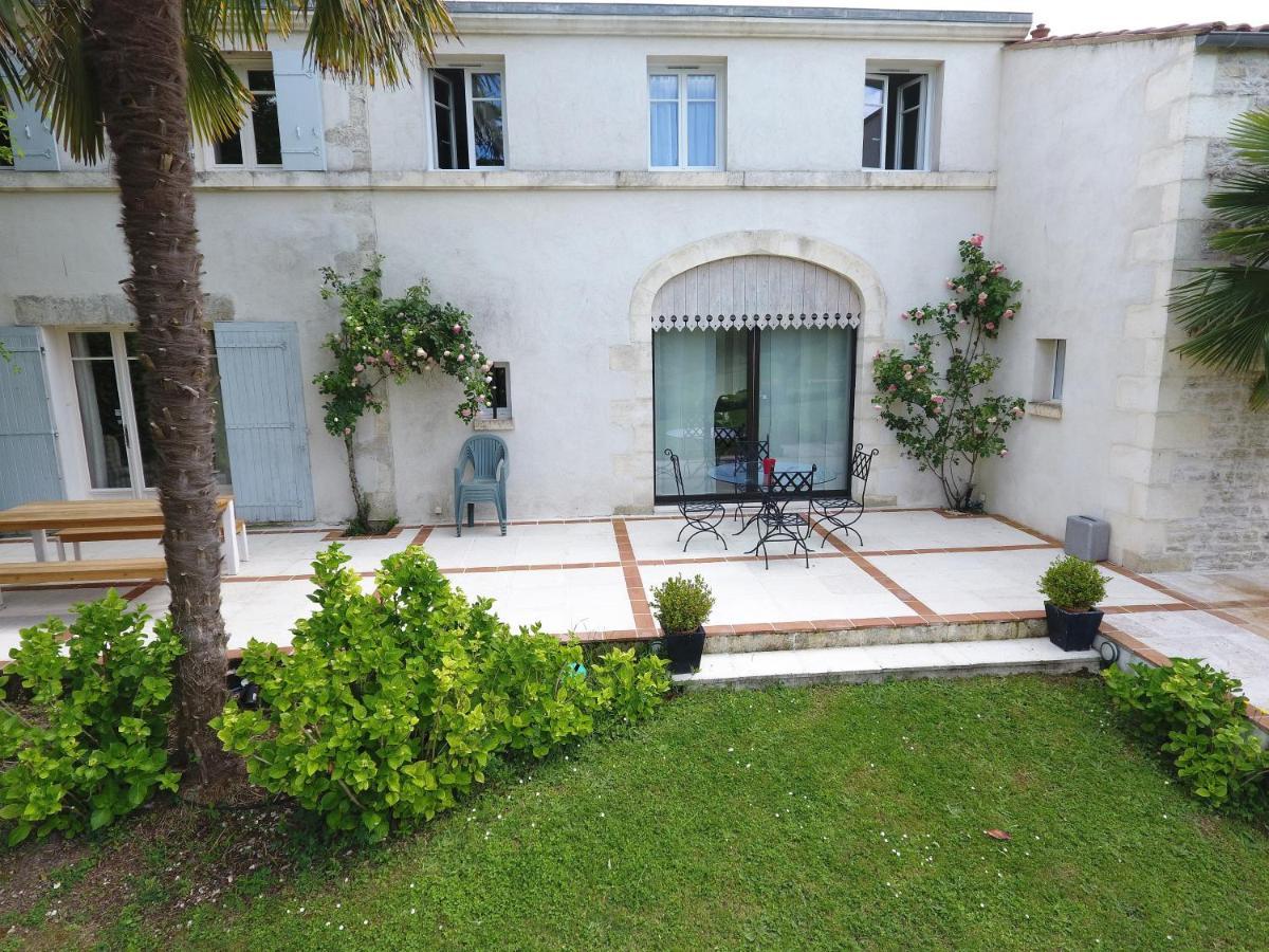 Le Logis De La Brumanderie - Saintes Fontcouverte (Charente-Maritime) Exterior foto