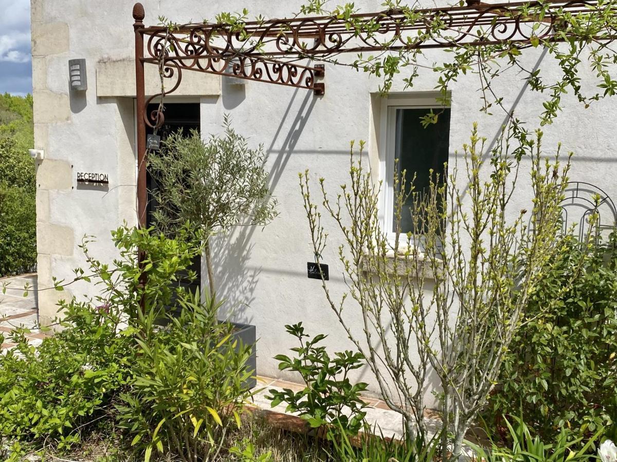 Le Logis De La Brumanderie - Saintes Fontcouverte (Charente-Maritime) Exterior foto