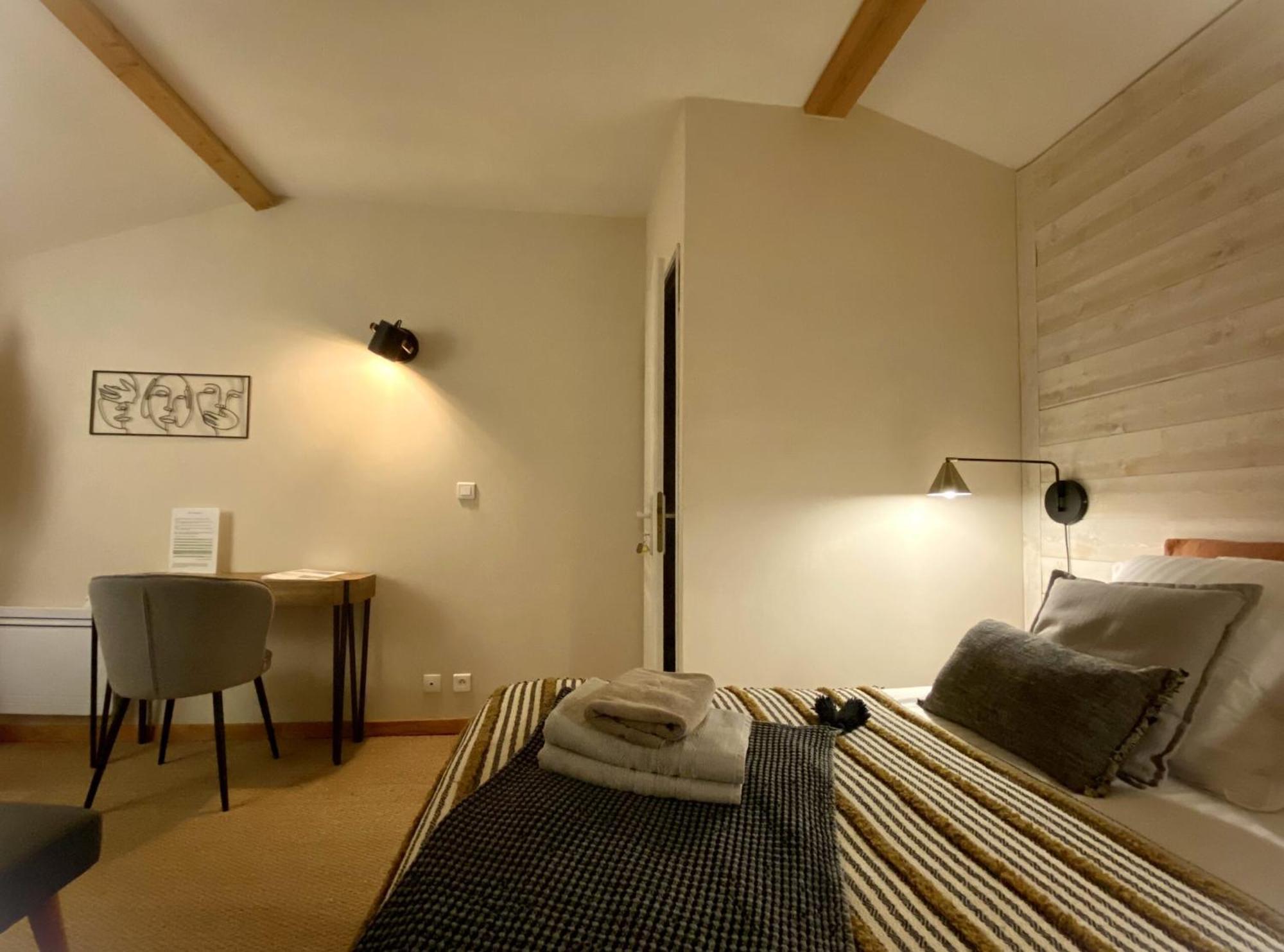 Le Logis De La Brumanderie - Saintes Fontcouverte (Charente-Maritime) Quarto foto