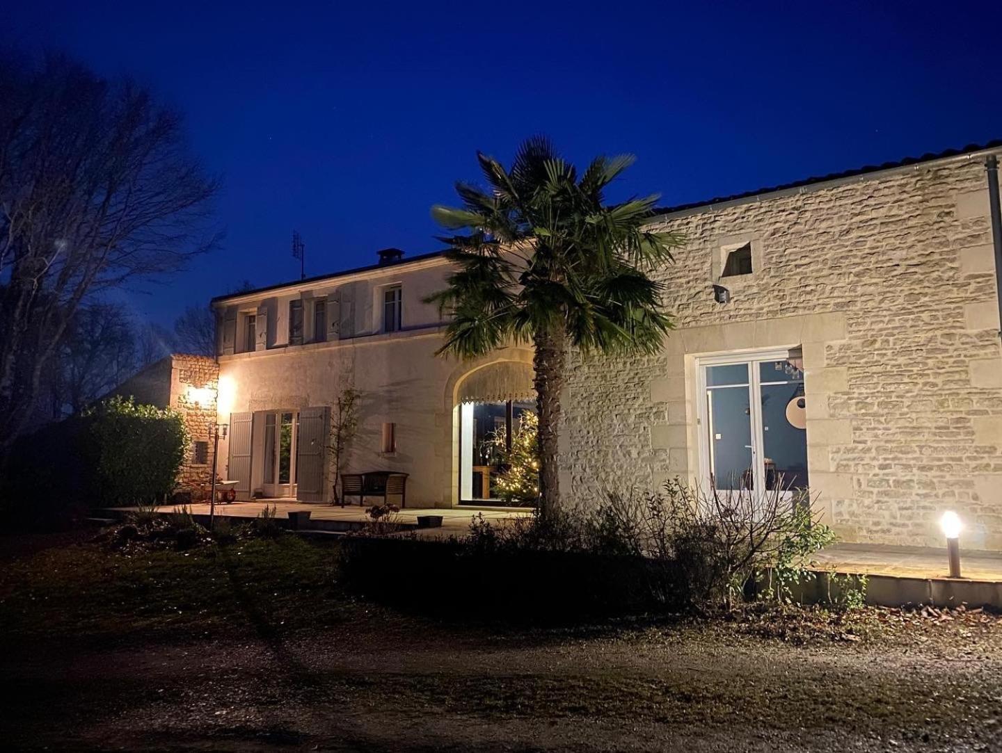 Le Logis De La Brumanderie - Saintes Fontcouverte (Charente-Maritime) Exterior foto